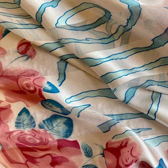 Floral spring silk scarf. - Picture 5 of 11